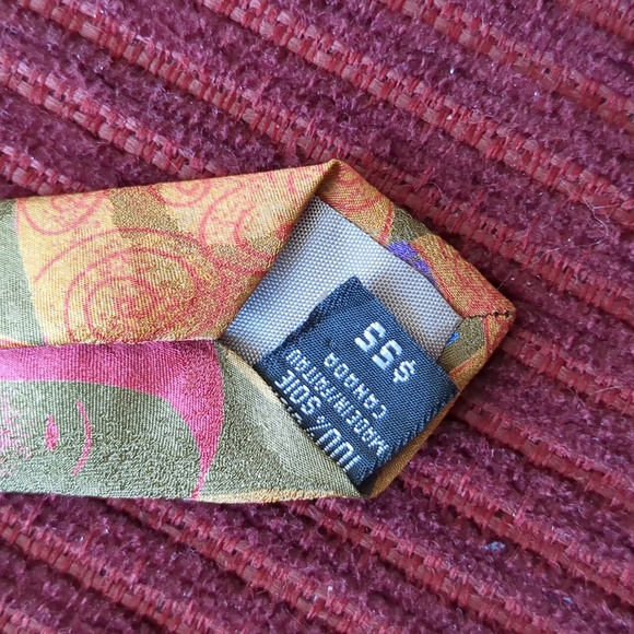 Belle Arti Christmas Silk Tie - Picture 5 of 5